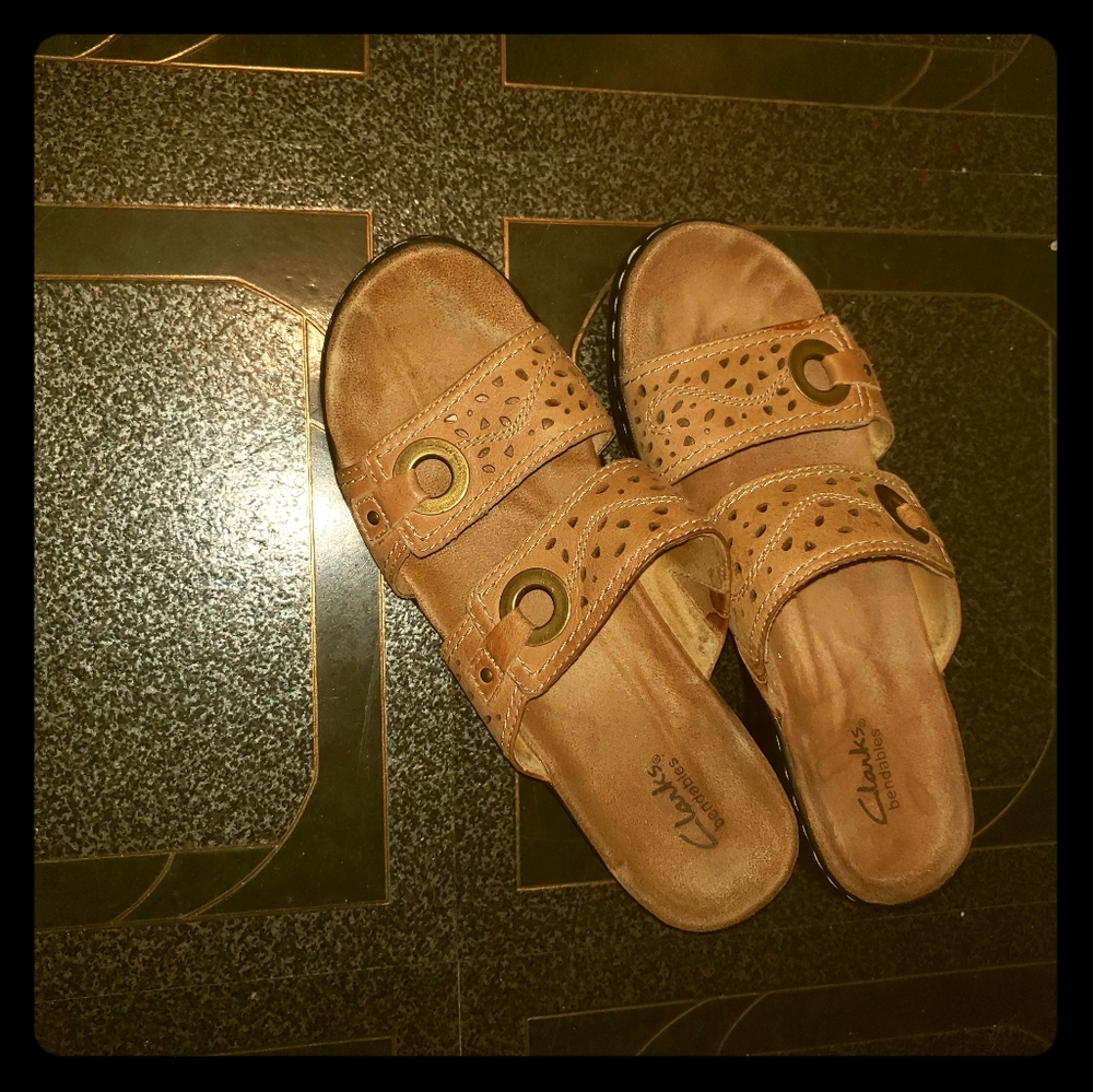 Clarks Clog Sandals - Picture 1 of 4